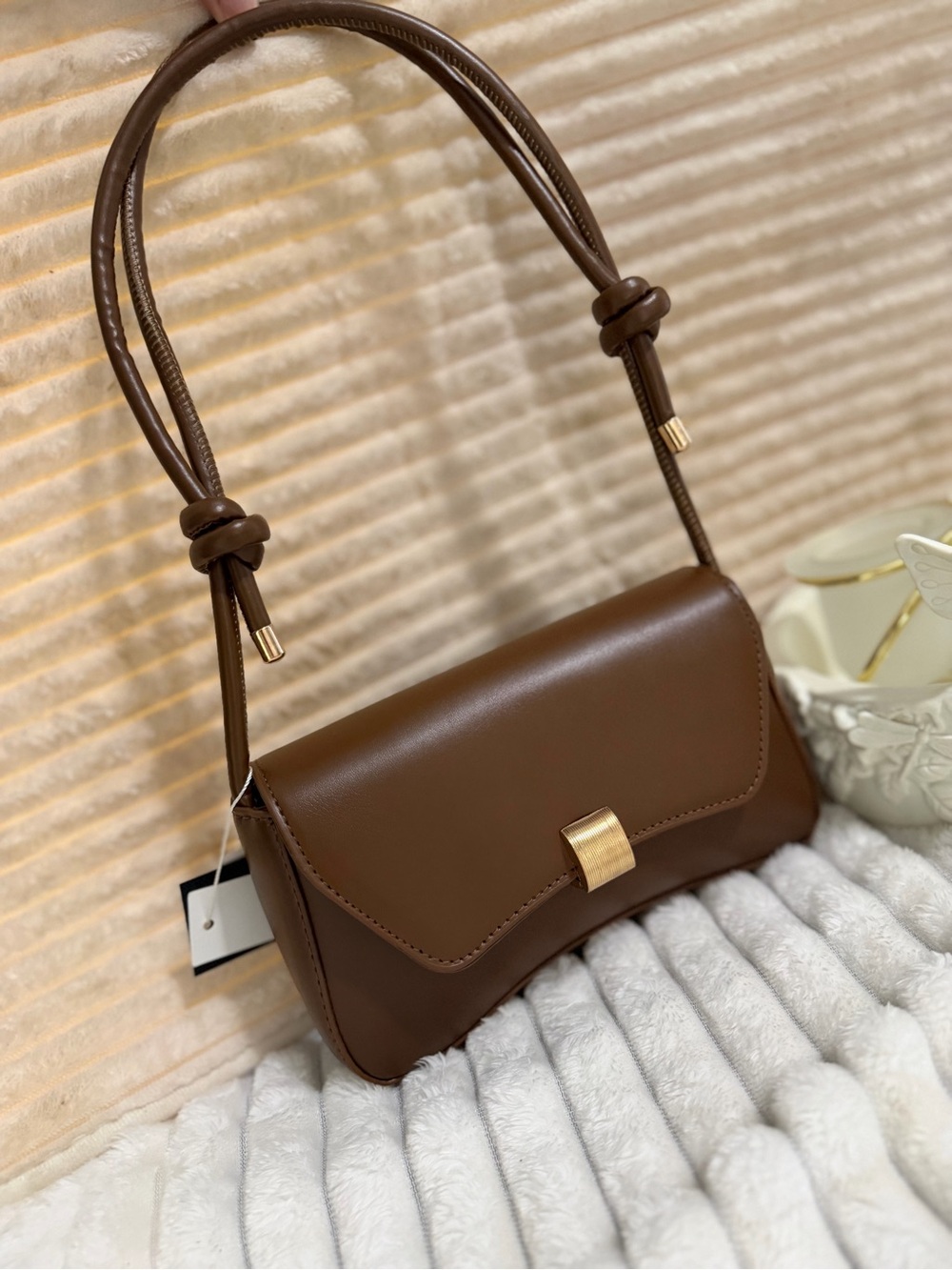 Classic Brown Leather Shoulder Bag with Gold Accent